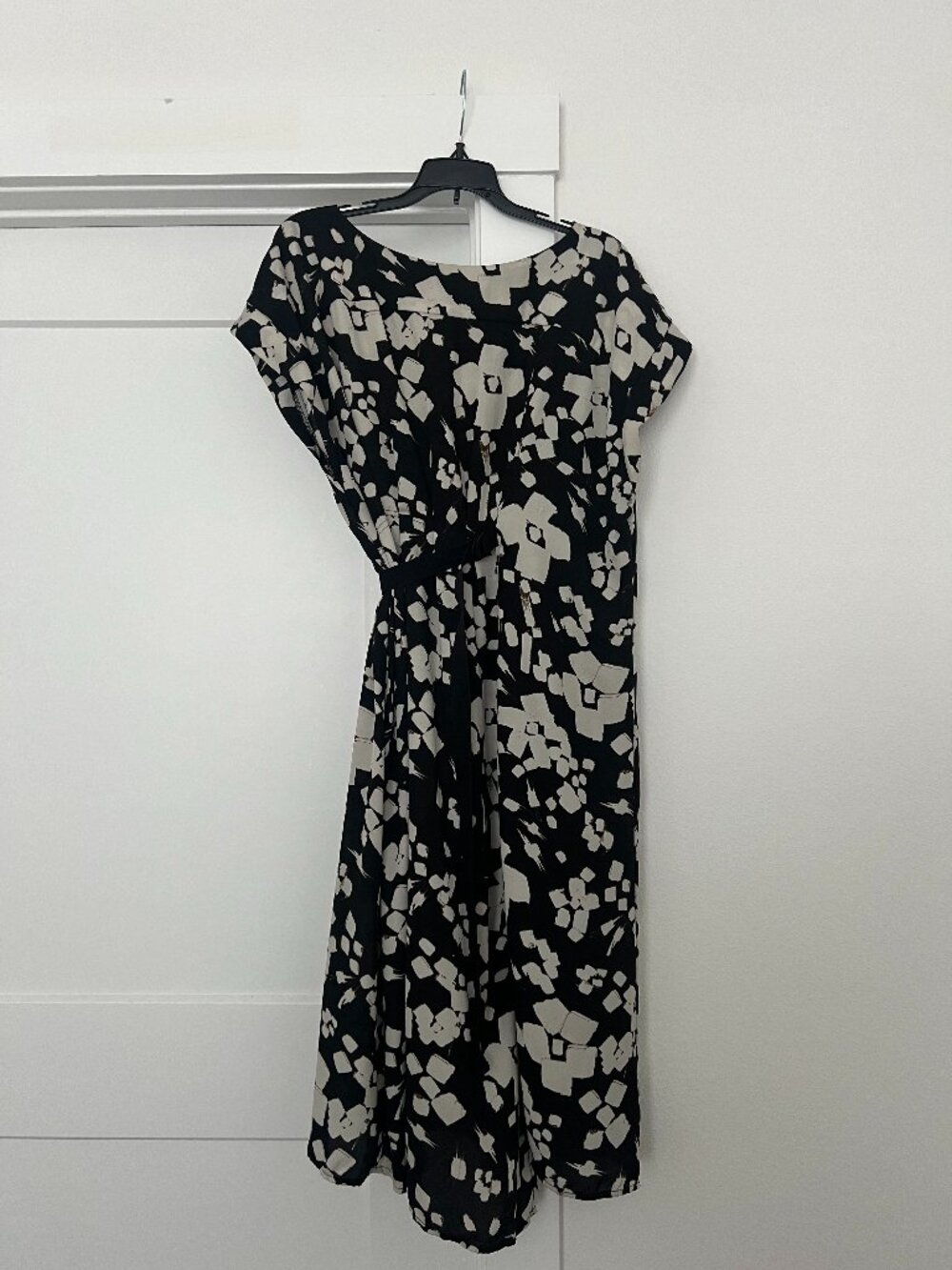 Black & Cream Abstract Floral Belted Midi Dress